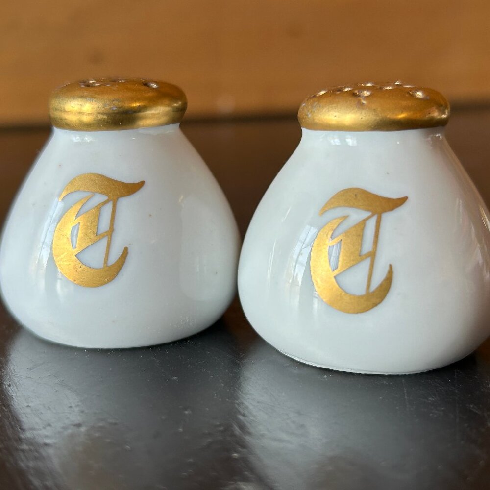 Antique Nippon Ware NPMC Gold Gilded Salt and Pepper Shakers in Excellent Cond